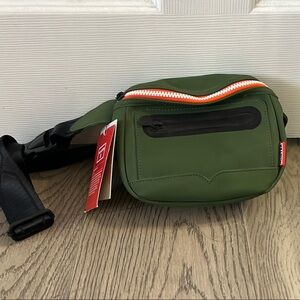 Iconic British brand Hunter Olive Unisex Belt Bag Rugged/all Weather design